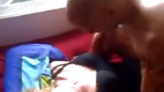 رأت الفتاة في تحميل افلام سكس مترجم عربي المرآة